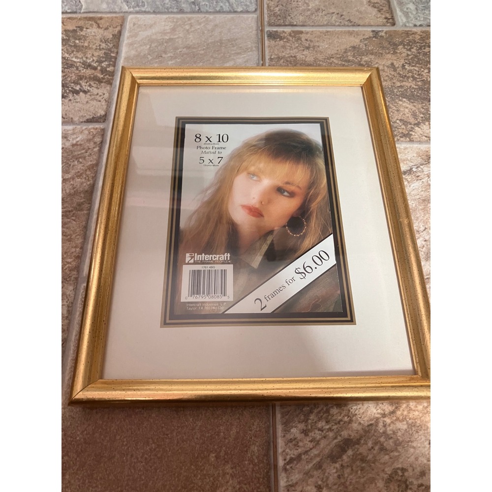 Vintage Intercraft Gold 8x10 Picture Frame Matted to 5x7 Classic Wall Tabletop